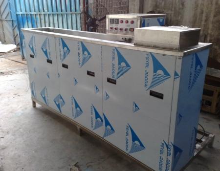 Ultrasonic stencil cleaning machines