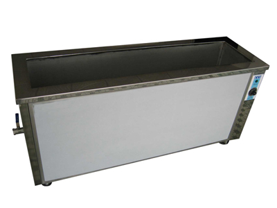 Dual-frequency ultrasonic cleaning machine