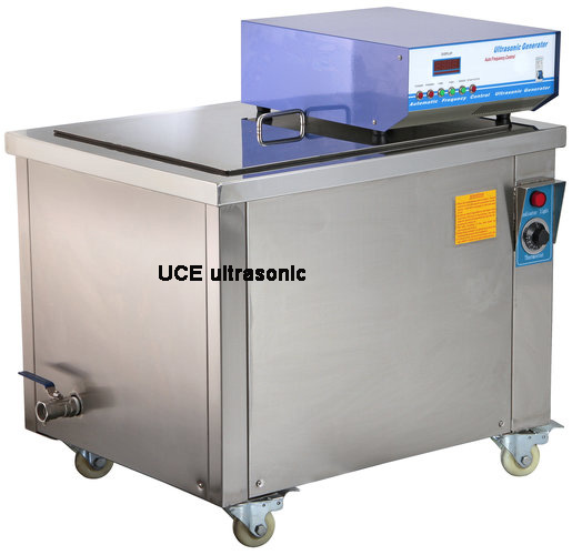 Fourfold frequency ultrasonic cleaner