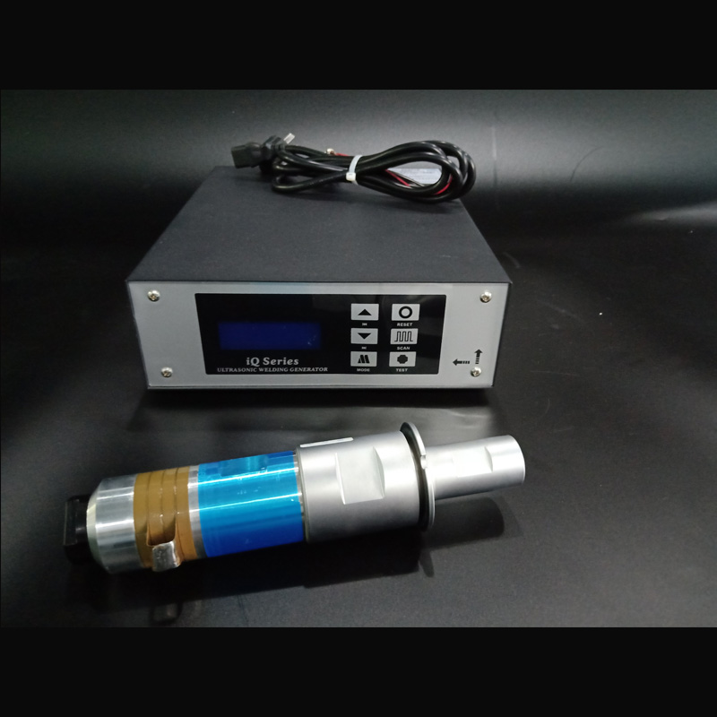 Ultrasonic welding generator