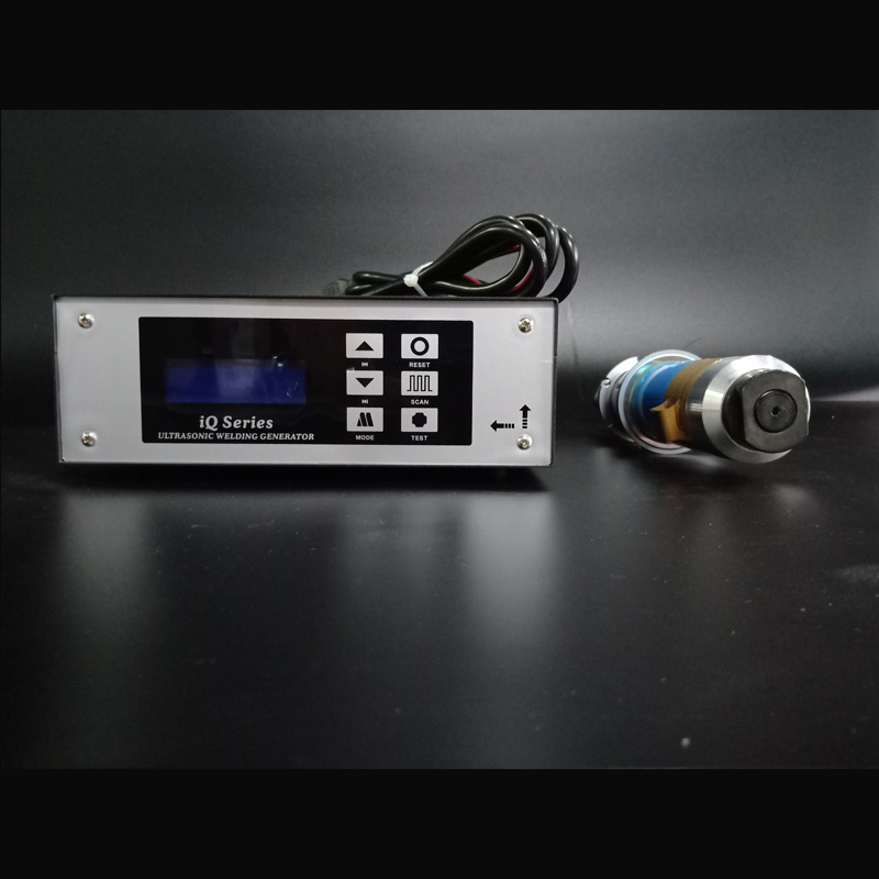 Plastic Welding with Ultrasonic generator 15khz/20khz Plastic Welding with Ultrasonic generator 15khz/20khz