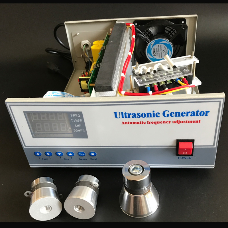 Automatic frequency adjustment ultrasonic generator