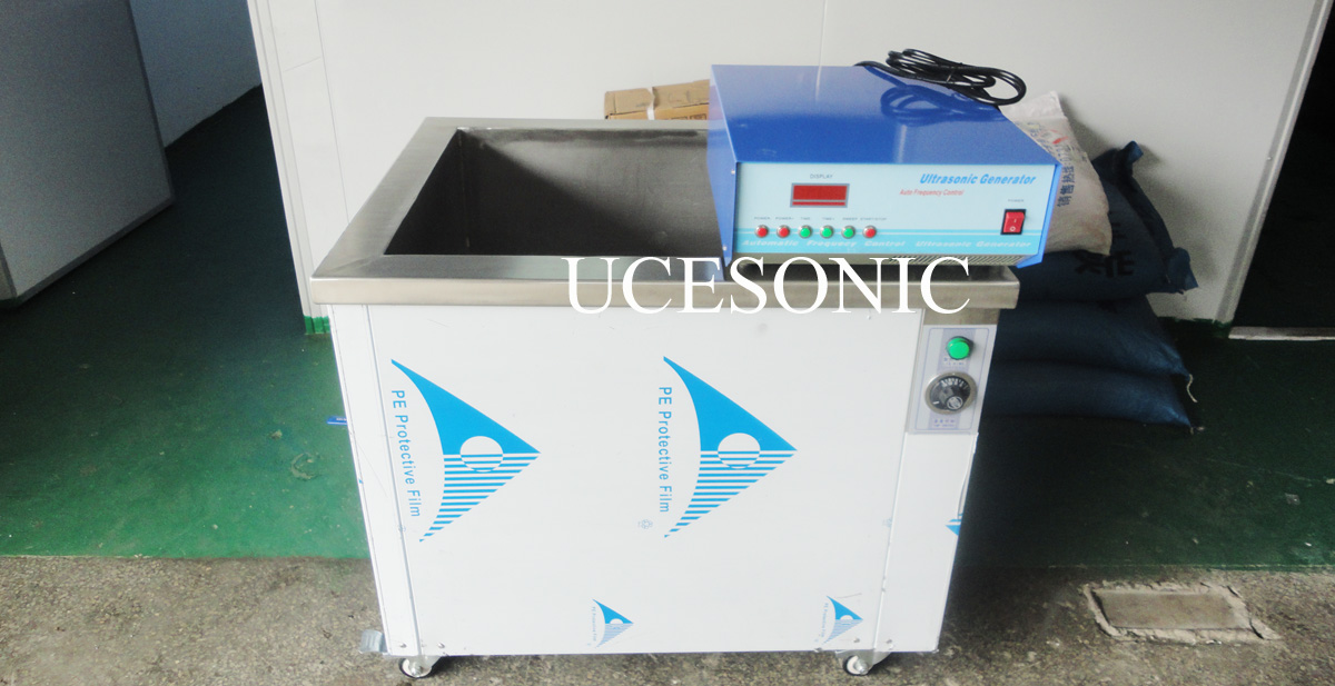 Multifrekvenční ultrazvukový čistič