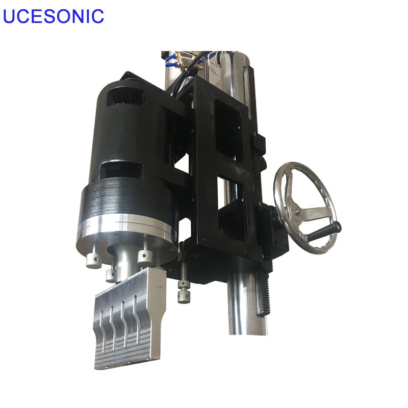 High power ultrasonic welding equipment for plastic